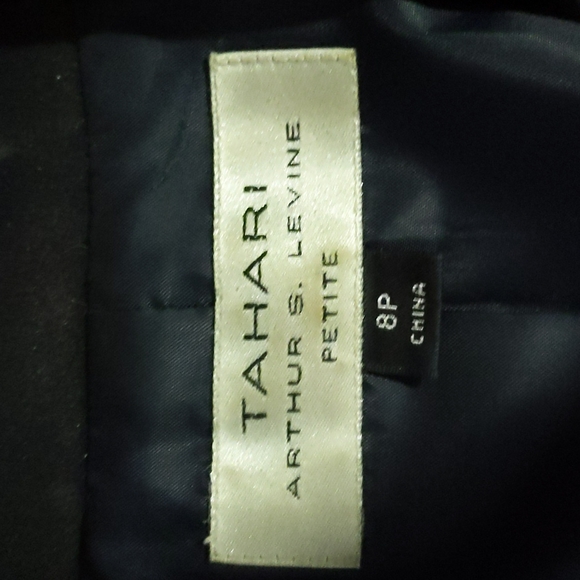 Tahari, 8P, Navy blue blazer, metal closure - Picture 3 of 6